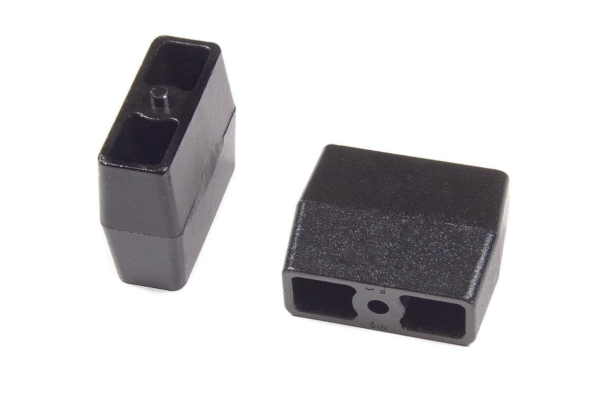BDS069517 | Rear Lift Blocks - Flat - 5/8 in Pin - Cast Iron for 5 Inch Lift | Universal Fitment