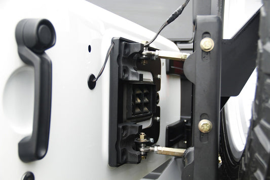 Fab Fours JP-Y1261T-B Off The Door Tire Carrier